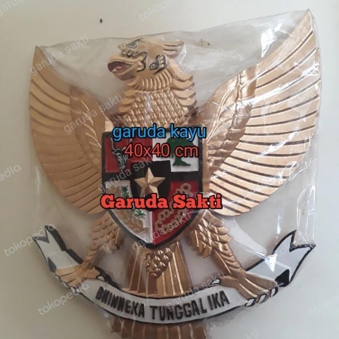 Patung Burung Garuda Bahan Kayu