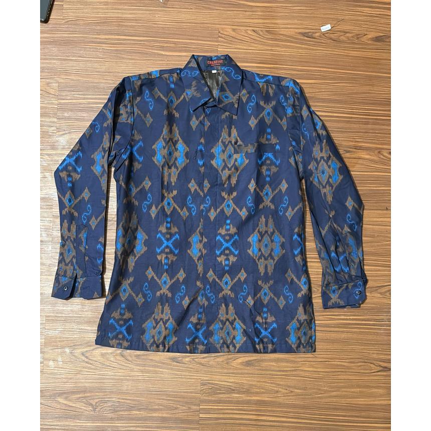 Kemeja Endek PRIA Motif Wajik Semu Lengan Panjang dengan Desain Unik
