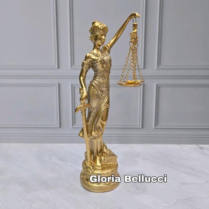 patung justice pajangan dewi keadilan