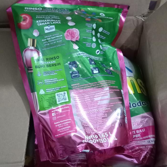 Top Rinso molto Rose Fresh Deterjen cair 1.65L sabun cuci baju cair