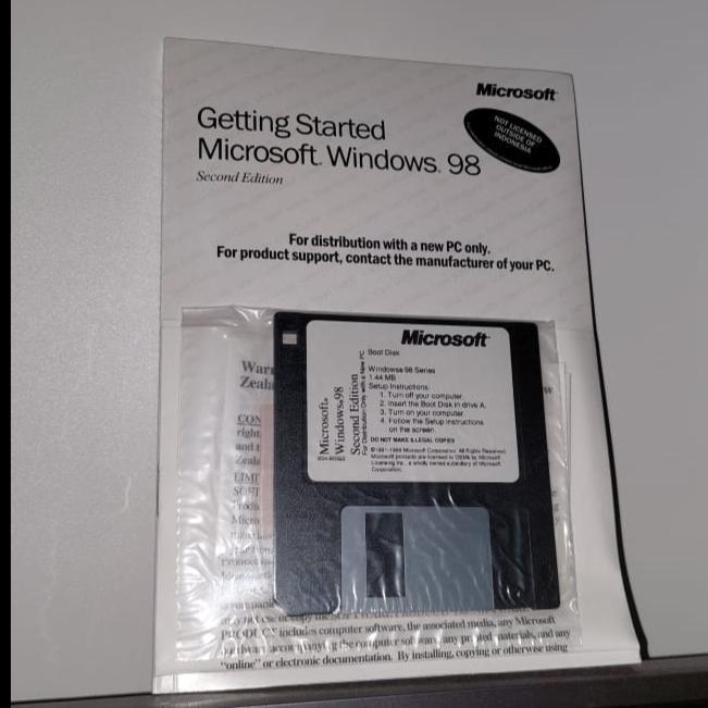 Vintage Original Microsoft Windows 98 SE