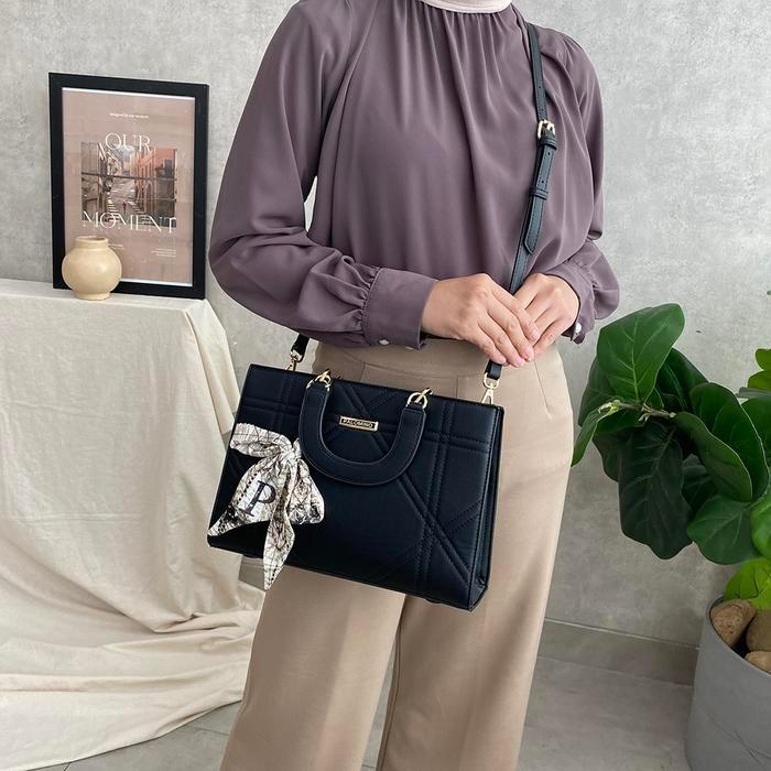 iobm- Tas Tangan Wanita Palomino Fioren - Hitam