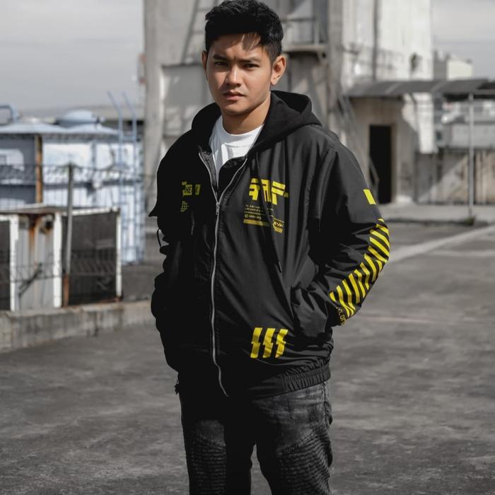 JAKET PRIA - JAKET BOMBER HOODIE PRIA - JAKET SUNMORI ORIGINAL SALVIO HEXIA HITAM PUTIH SANTAI