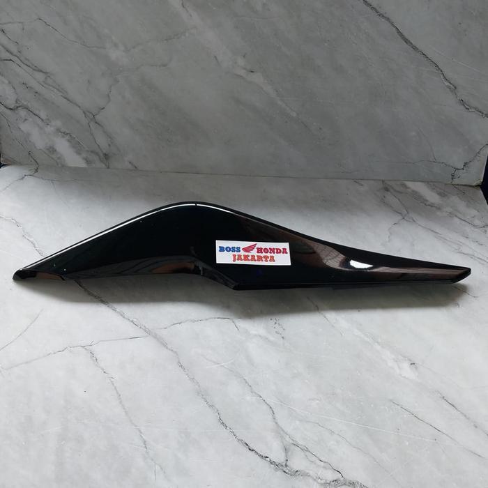 Sparepart Cbr 150R : 83670-Kpp-T00Za Cover Body Belakang Kanan Hitam Cbr 150R Fi Cbu & Cbr 250R Cbu