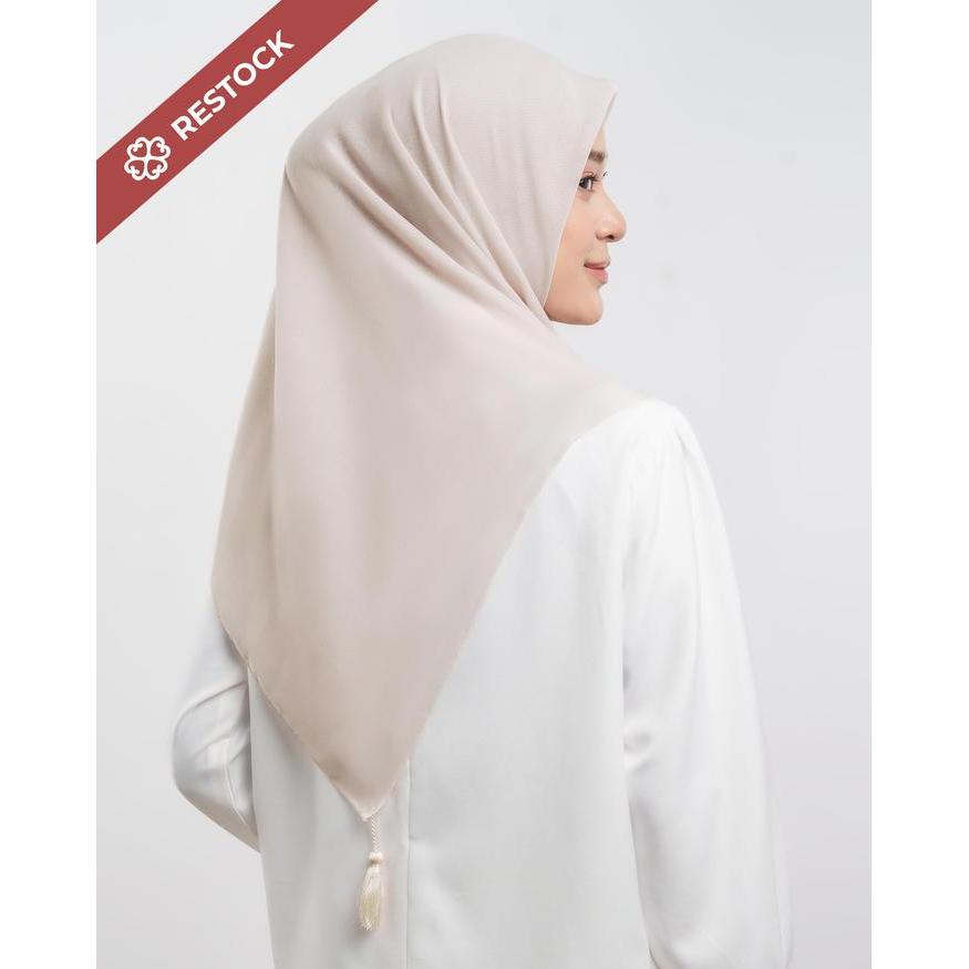 3P9U9- Napocut Hijab - Plain Tassel - Hijab Segiempat Paris Jepang Premium Ronce 115 X 115 Cm Brown