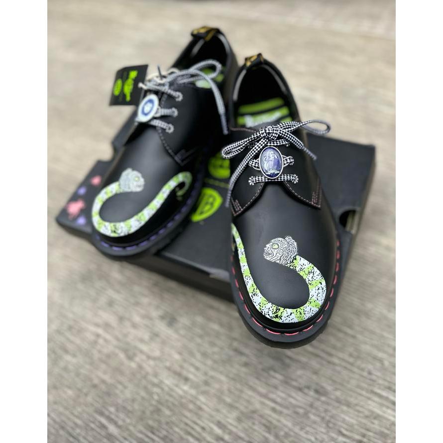DR MARTENS X BEETLE JUICE SEPATU DR MARTENS SEPATU DOCMART