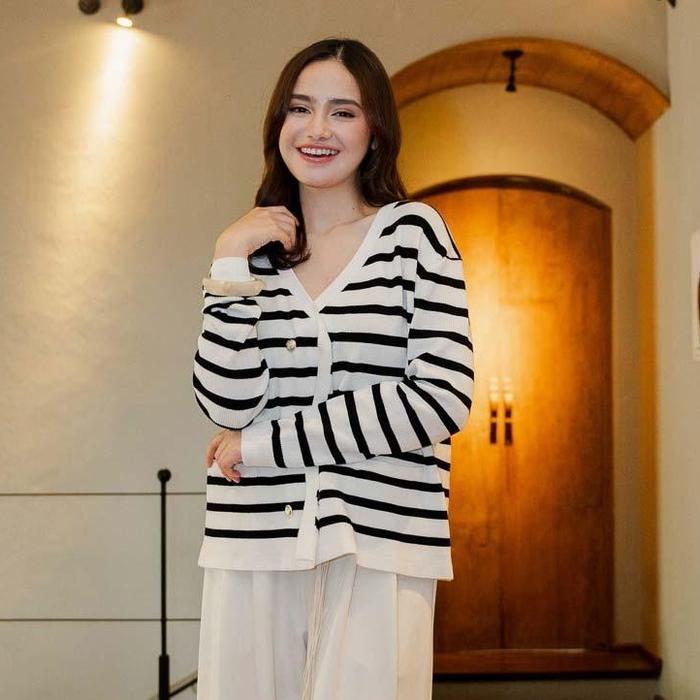 60uv- This Is April X Syifa Hadju Vol.Ii Cardigan Old Money Rajut Wanita Lengan Panjang