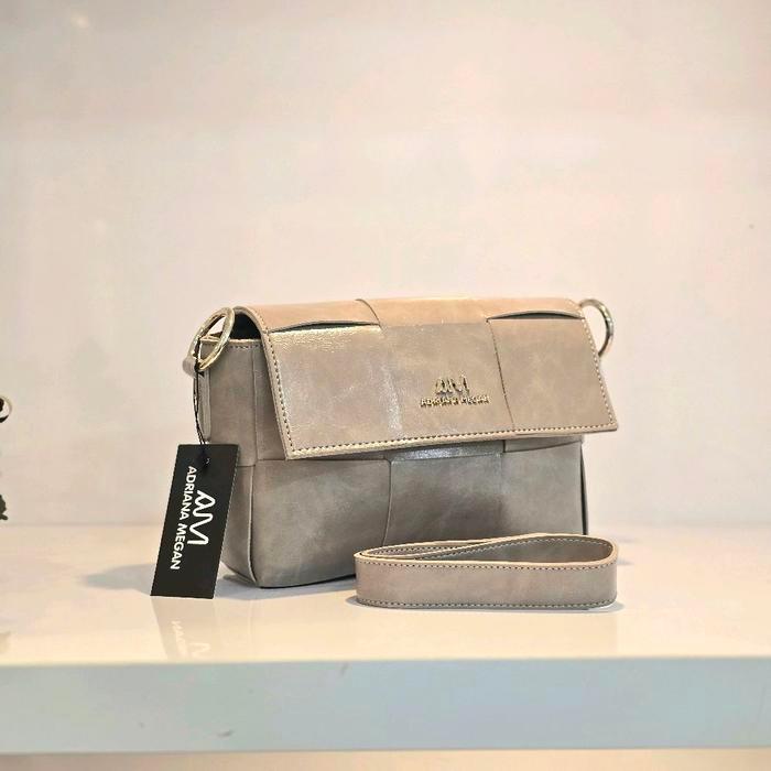 Adriana Megan Shoulder Bag Selempang Uk 25 Cm Anyaman Glossy