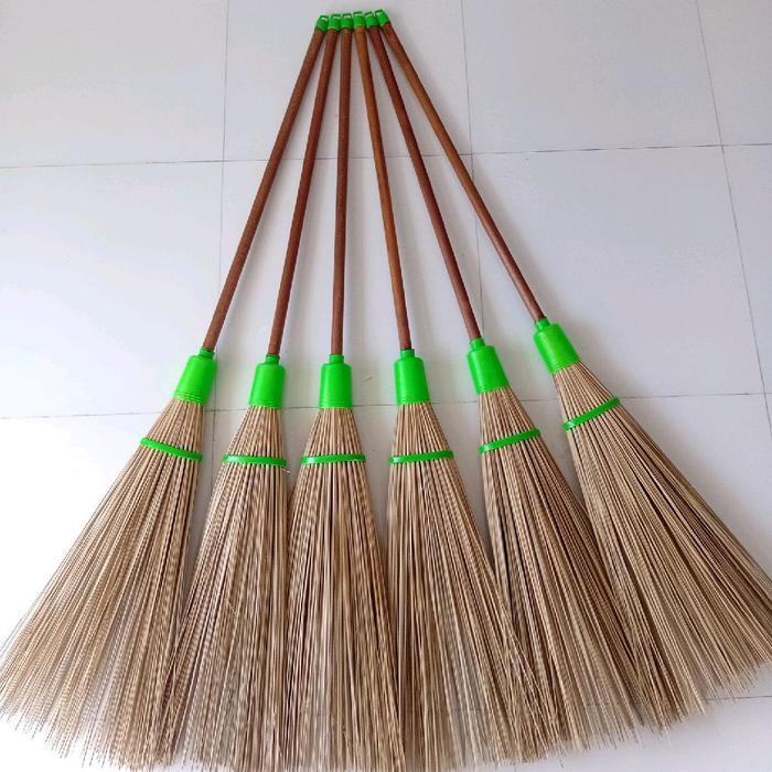 SAPU LIDI AREN,SAPU HALALAMAN AREN,SAPU LIDI AREN GAGANG PANJANG KAYU ULIN KALIMANTAN PLITURAN