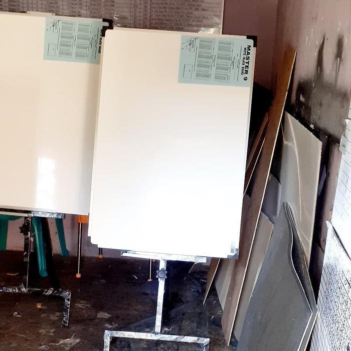 FLIP CHART WHITEBOARD 70 100 CM