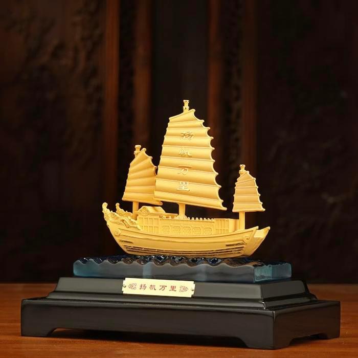 PATUNG KAPAL LAYAR LAPIS EMAS 24K L PAJANGAN KAPAL DAGANG HADIAH FENG SHUI MINIATUR KAPAL DAGANG