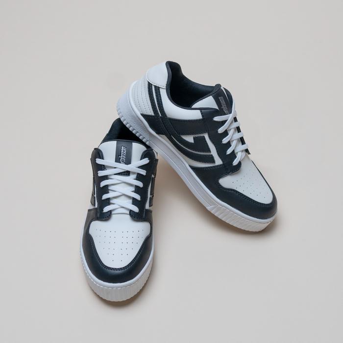 SEPATU SNEAKERS JOHNSON DELTA LOWCUT (LC) HITAM PUTIH