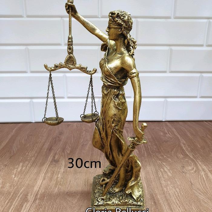 Patung Justice Pajangan Dewi Keadilan