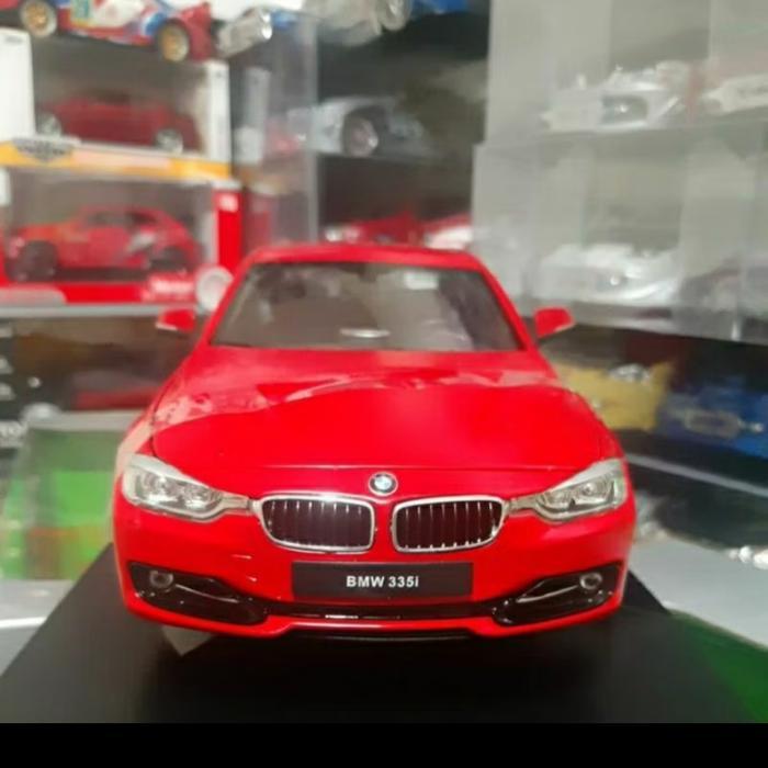 DIECAST WELLY SKALA 1:18 SEDAN BMW 335I MERAH BARU KOMPLIT