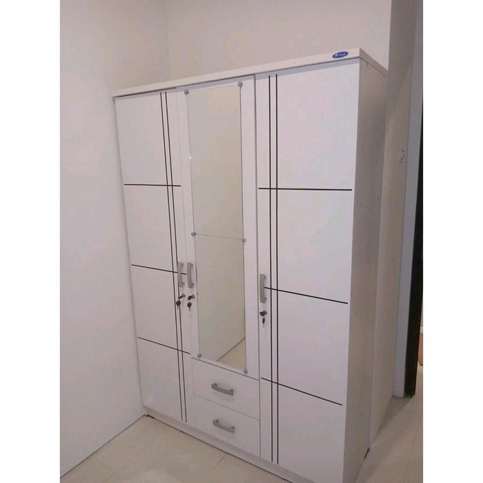 Lemari Pakaian 3 Pintu Arlida Llbp (Laci Luar)