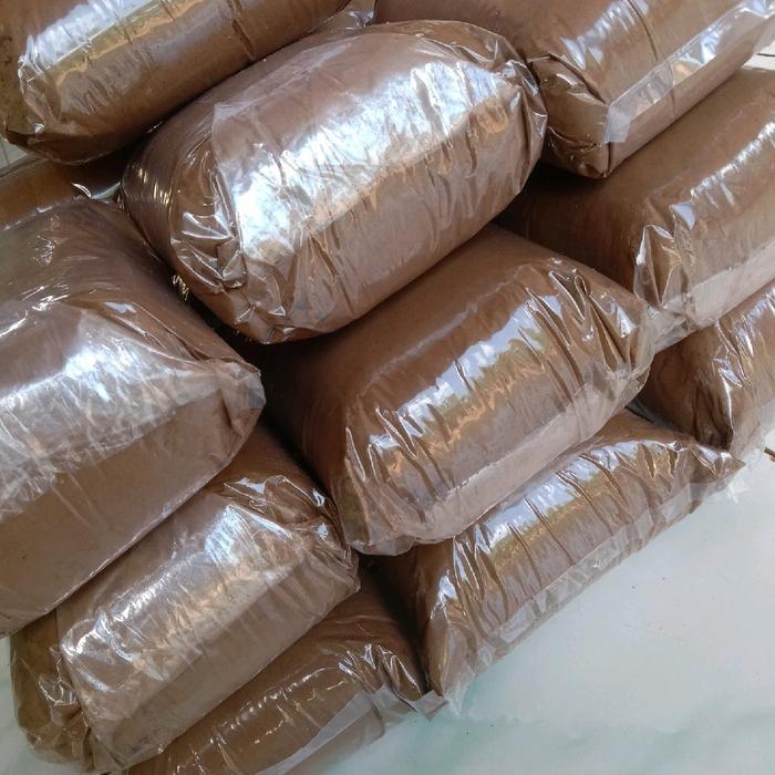 Termurah kopi bubuk hitam / kopi bubuk giling hitam / kopi bubuk kiloan cap cenderawasih