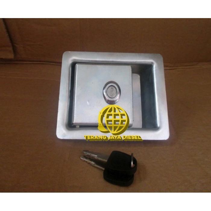 Tutup Kunci Pintu Pompa Hidrolik Kobelco Sk200 / Door Lock Pompa Kobelco Sk200-6 Sk200-8 Sk200-10
