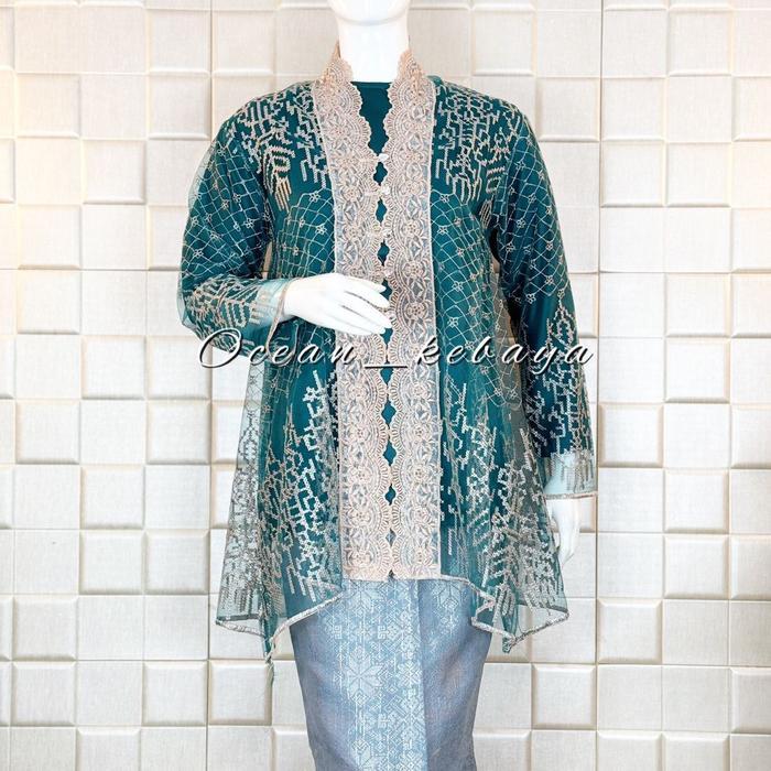 Kebaya Outer Bordir Motif Mawar