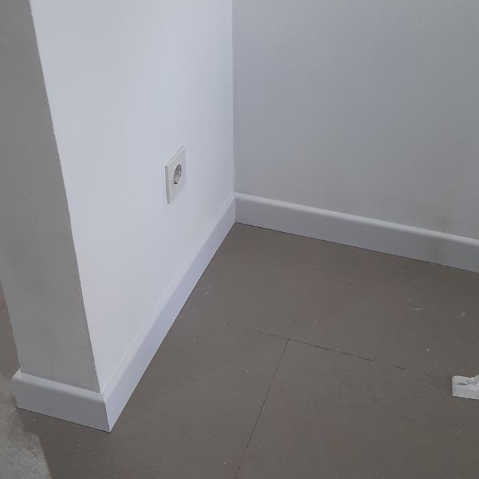 plint dinding pvc 12cm