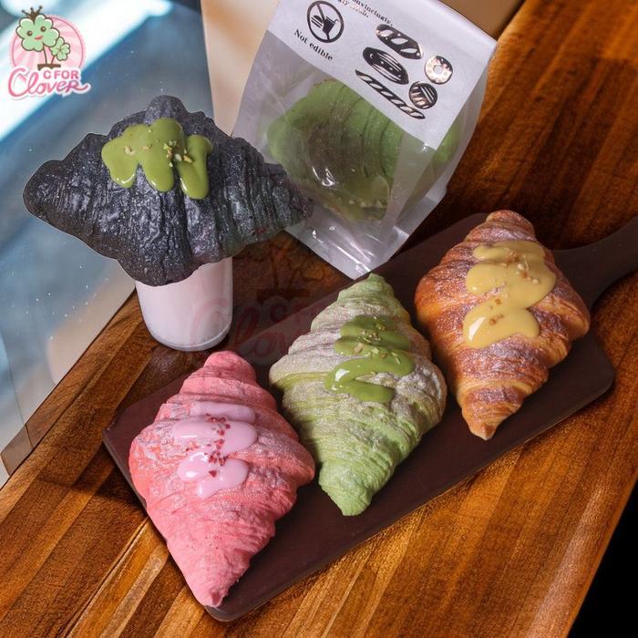 REALISTIC SQUISHY CROISSANT SUPER SOFT AND SLOW mainan pencetan anti stress fidget lembut