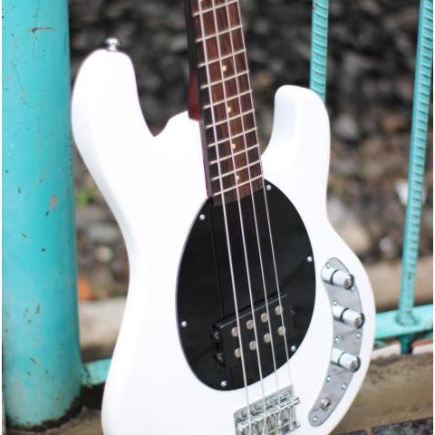 Bass Elektrik Musicman Stingray White