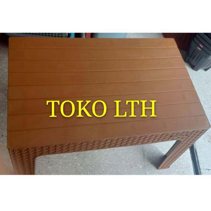 HOMEFUN- Meja Plastik Persegi Panjang Motif Rotan Anyaman Napolly / Meja Teras