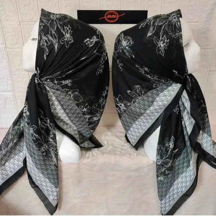 dowg- Hijab Segi Empat Voal Motif Bunga Hitam Putih