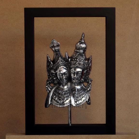 Hiasan Dinding Pajangan Topeng Rama Shinta Frame Topeng Logam