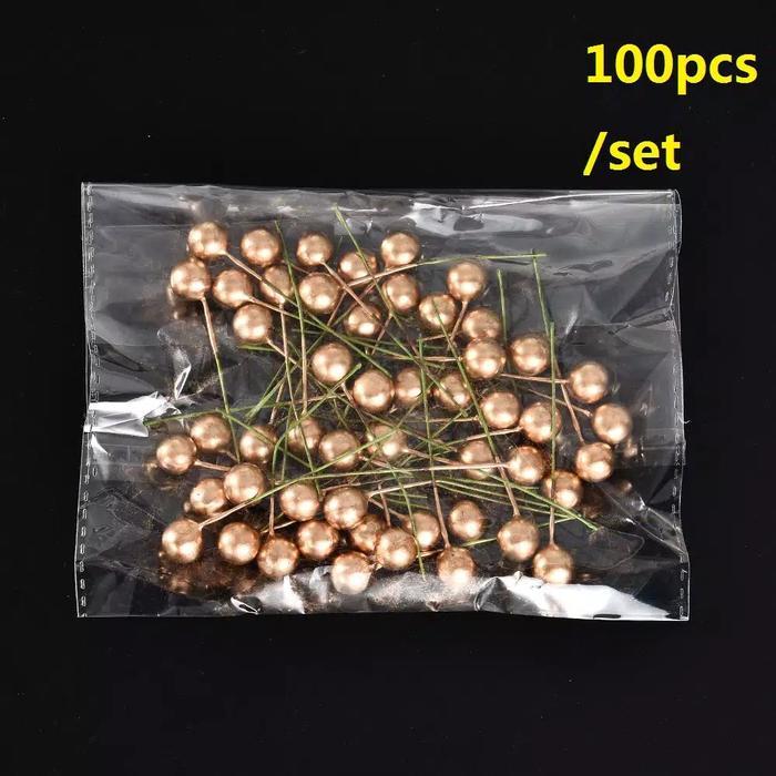 Ornamen Buah Ceri Untuk Dekorasi Pohon Natal