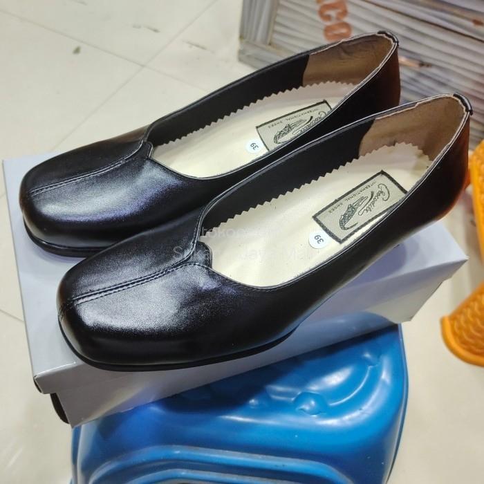 Sepatu Dinas Jalasenastri