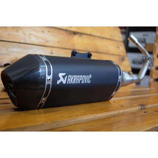 Knalpot Akrapovic Vespa Sprint / Primavera Original Slovenia