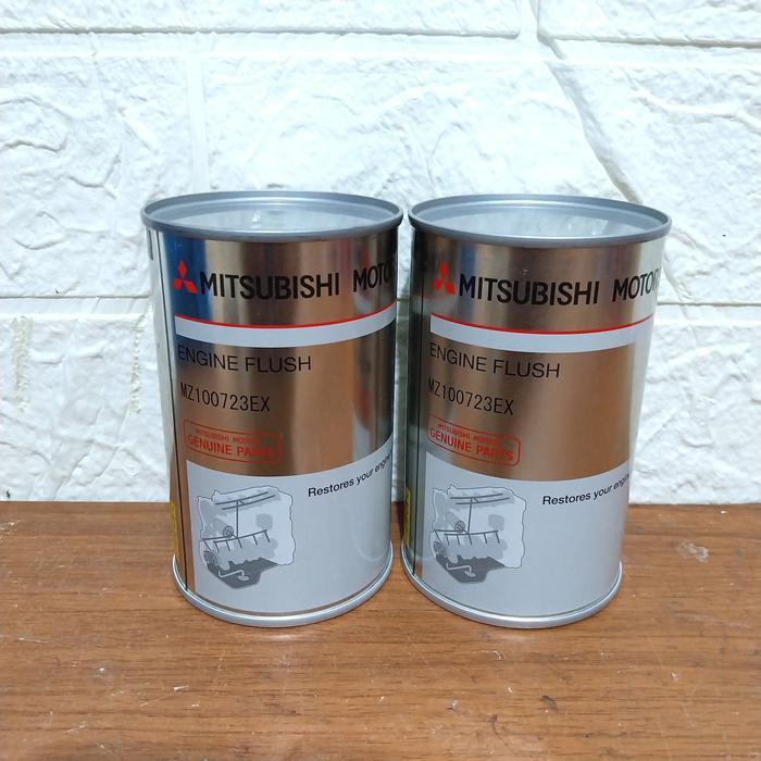 Engine flush mitsubishi 300ml-untuk mobil bensin & diesel