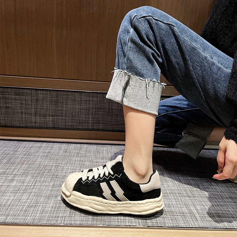 Sepatu Wanita Sneakers Low Top Kulit Asli Desain Bulat Tali Depan Sol Tebal Warna Hijau Hitam Coklat