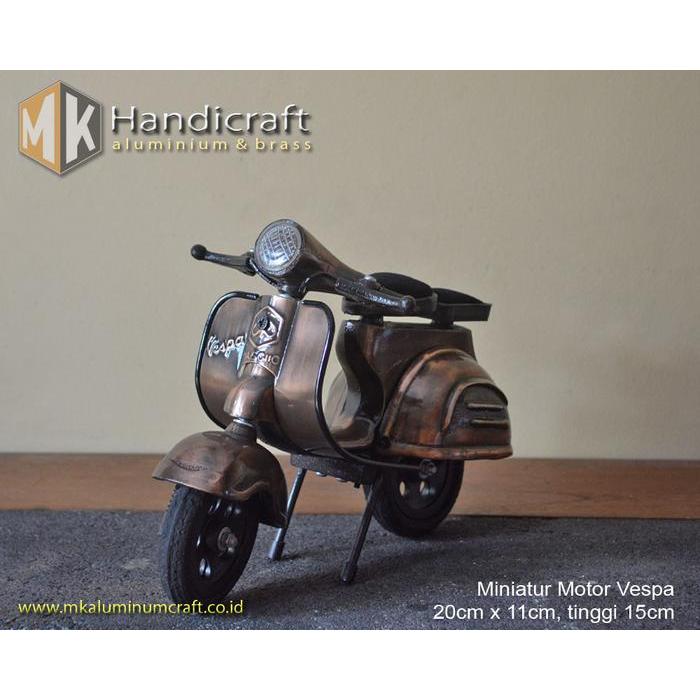 miniatur motor vespa - miniatur vespa kode 32