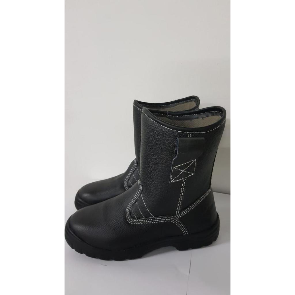 Sepatu safety Black Eagle