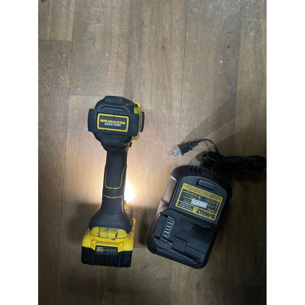 Dewalt Dcf894B 20V 1/2Inch Cordless Impact Wrench Usedwith 5Amp