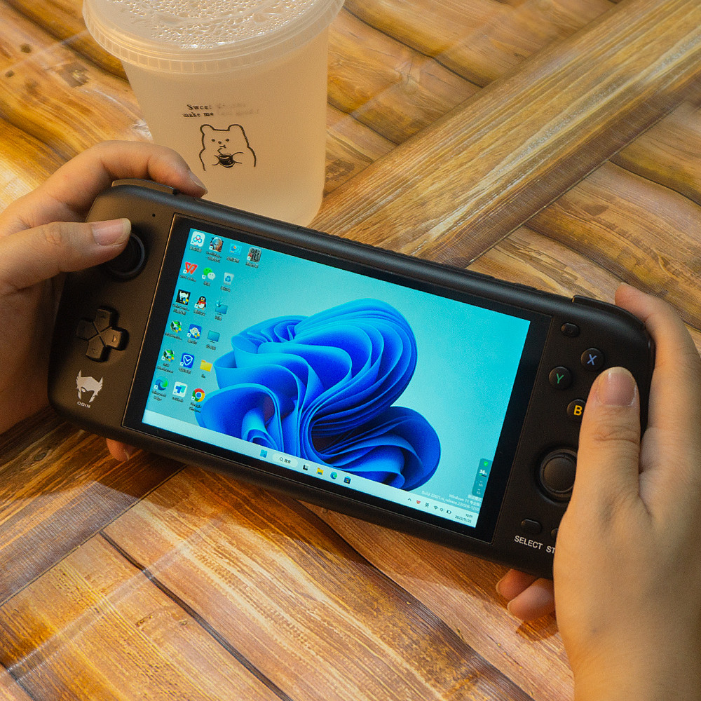 - 5.98 Inch Ayn Odin Pro Handheld Game Console 8G+256Gb Sd845 Win