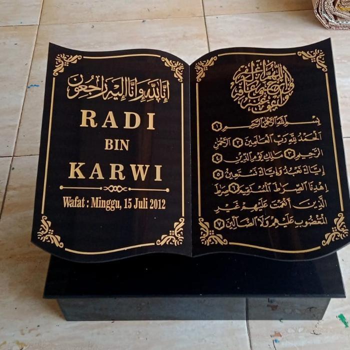 Batu Nisan Makam Granit Bentuk Buku (Plus Dudukan) Ukuran 30x40cm Custom Nama Batu Nisan Kuburan
