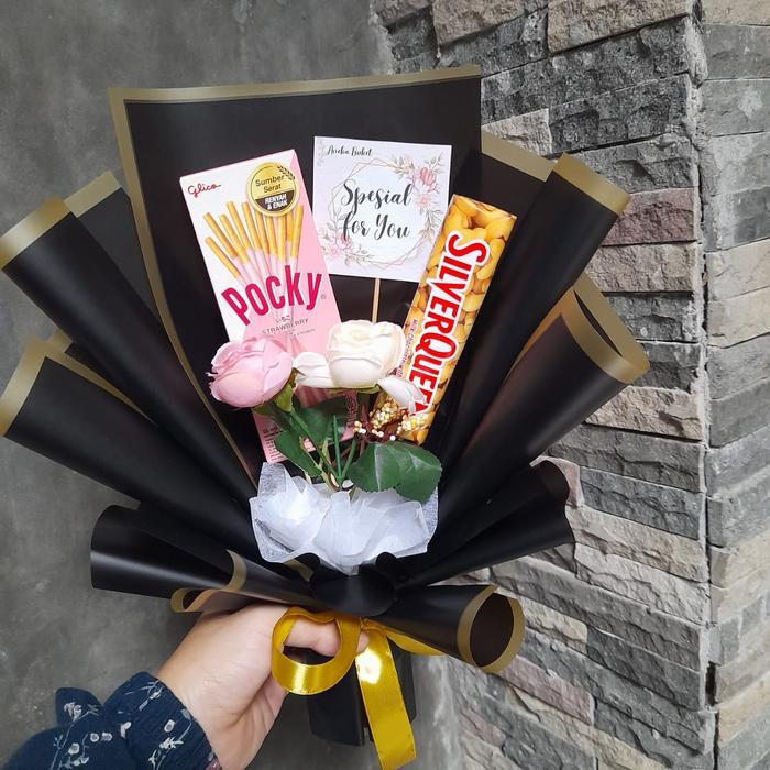 o6vrfc- Buket Silverqueen Dan Pocky - Buket Coklat Dan Bunga