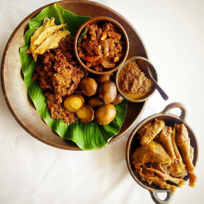 GUDEG YU DJUM YOGJA BESEK