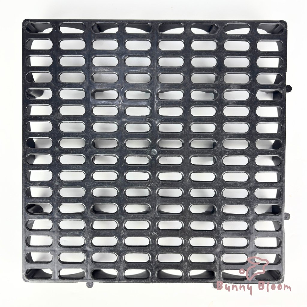 Alas Kandang Footrest 25x25x3cm – Tatakan Kaki PVC & Plastik Tebal untuk Kelinci, Marmut, Kucing, An