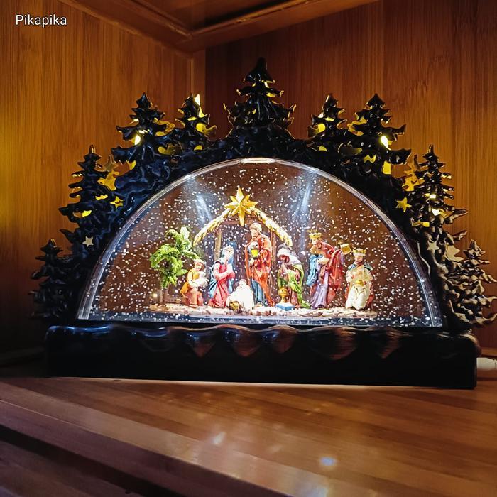 Premium Dekorasi Natal snowglobe lampu musik / Christmas gift / music box / snow globe