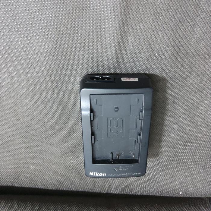 Original Second Bekas Copotan Bawaan Kamera Nikon Acc Charger Mh-18A For D50 D70 D70 D80 D90 D100
