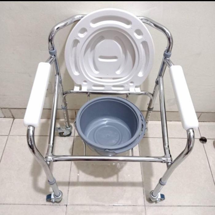 Kursi Bab roda/kursi toilet commode chair/kursi bab dan mandi roda