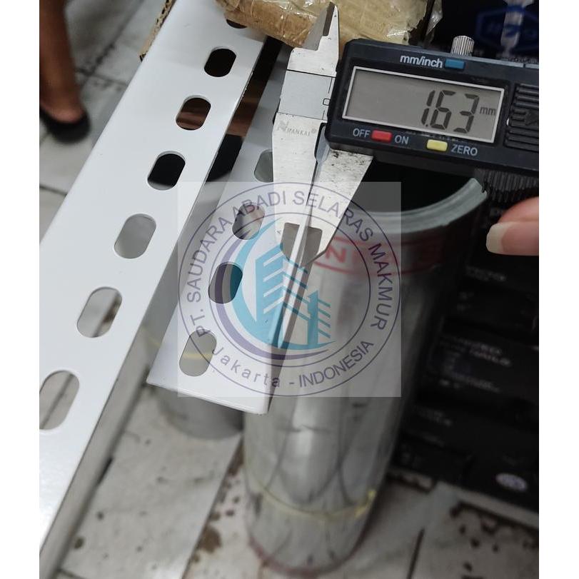 Rak Siku Lubang besi / Besi Siku Lobang Putih (1.6mm) 3 Meter