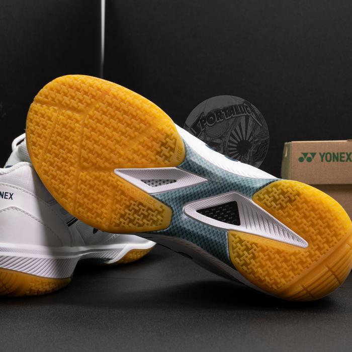 Sepatu Badminton Yonex Power Cushion Shb65Z4 Shb65 Z 4 Wide Shb65Z4Wex White