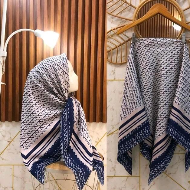 dowg- Hijab Segi Empat Voal Motif Sublime Kode 218 Putih Hitam Lis Biru