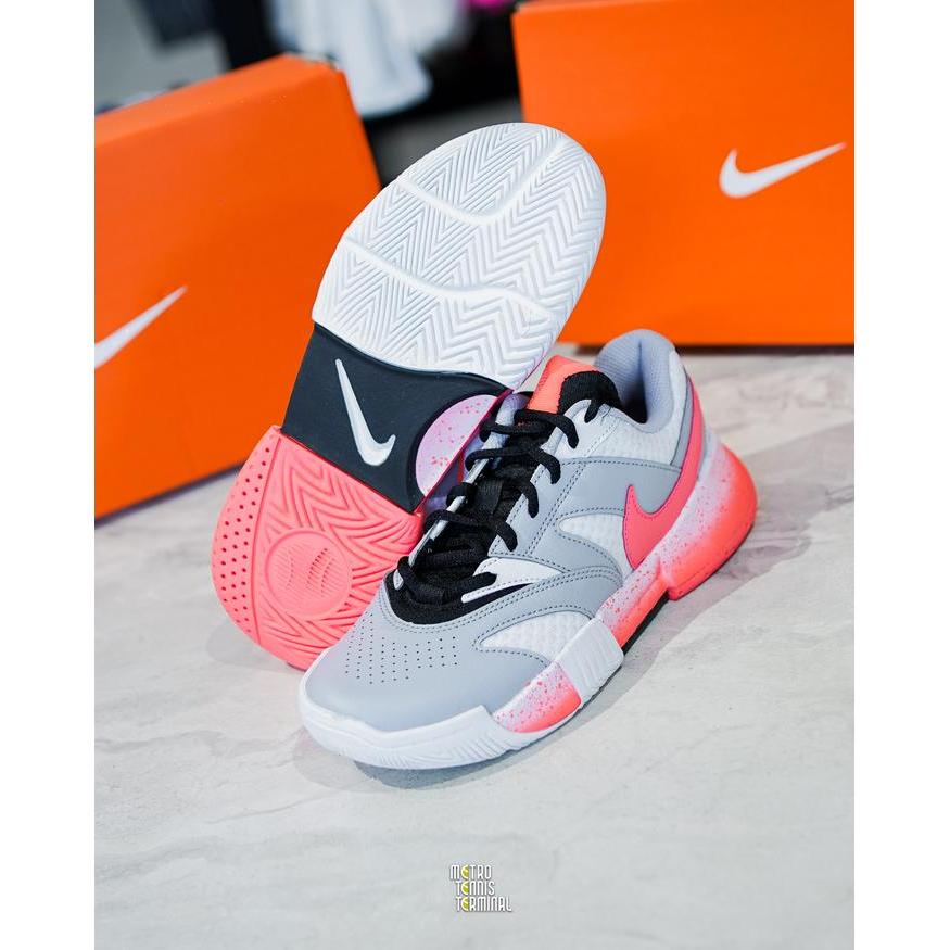 NIKE COURT LITE 4 HC WOMEN WHITE HOT LAVA TENNIS SHOES ( SEPATU TENIS WANITA NIKE )