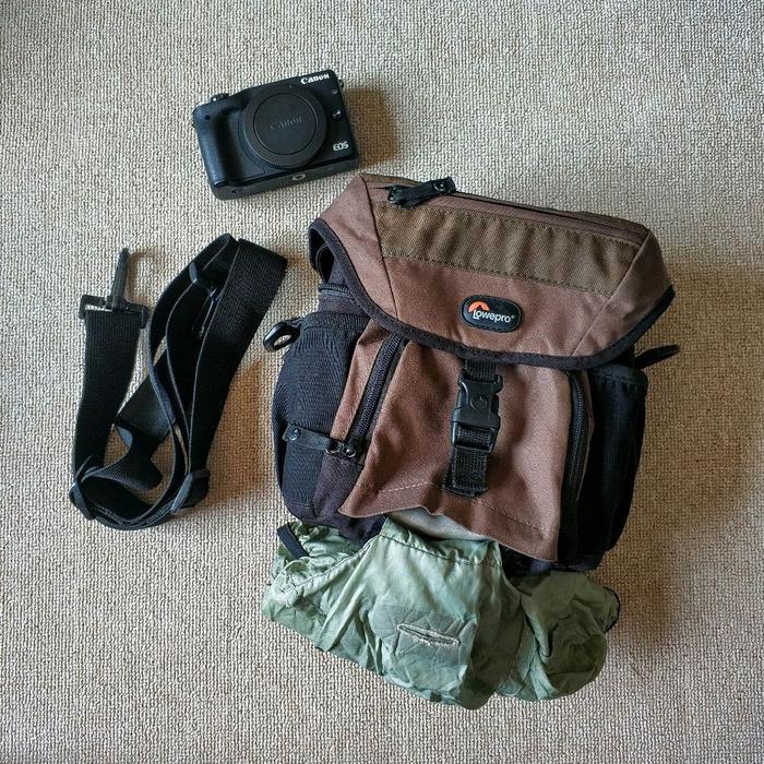 A008 Tas Kamera Lowepro Nova 140 Aw Mirrorless Bekas Sling Selempang Ready