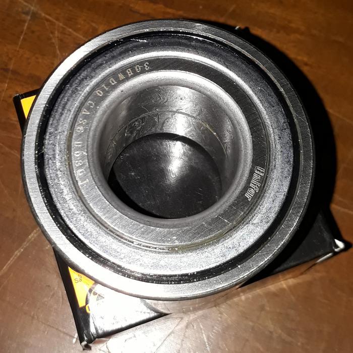 Bearing Roda / Lahar Roda depan mobil xenia